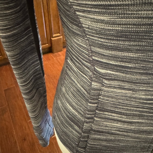 Lululemon Defined Hoodie - Picture 12 of 16